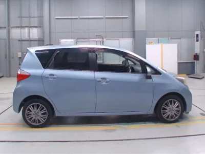 Toyota RACTIS  с аукциона в Японии