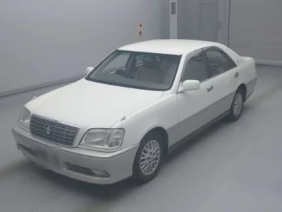 Toyota CROWN  с аукциона в Японии