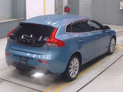 Volvo V40  с аукциона в Японии