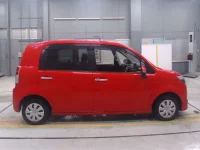 Toyota SPADE лот № 70259 оценка 3  с аукциона в Японии 2