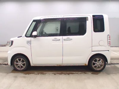 Daihatsu WAKE  с аукциона в Японии