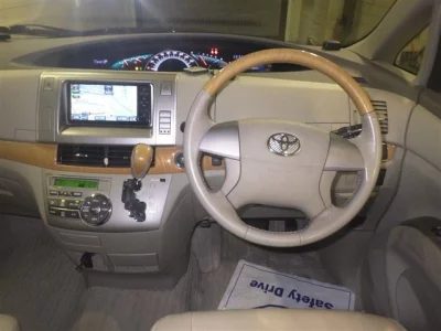 Toyota ESTIMA  с аукциона в Японии