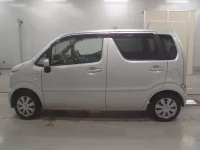 Suzuki WAGON R лот № 90050 оценка RA  с аукциона в Японии 3