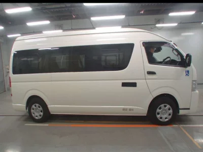 Toyota HIACE  с аукциона в Японии