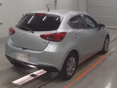 Mazda MAZDA2  с аукциона в Японии