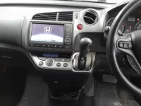 Honda STREAM лот № 10330 оценка 3  с аукциона в Японии 8