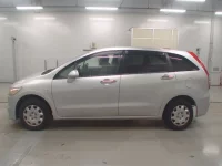 Honda STREAM лот № 10330 оценка 3  с аукциона в Японии 3