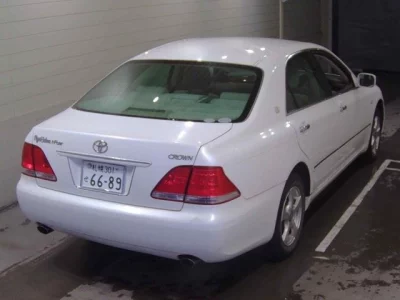 Toyota CROWN  с аукциона в Японии