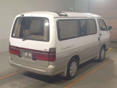 Toyota HIACE  с аукциона в Японии