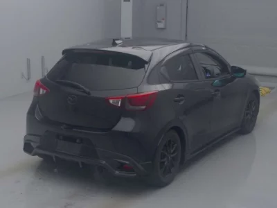 Mazda DEMIO  с аукциона в Японии