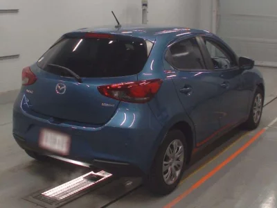 Mazda MAZDA2  с аукциона в Японии