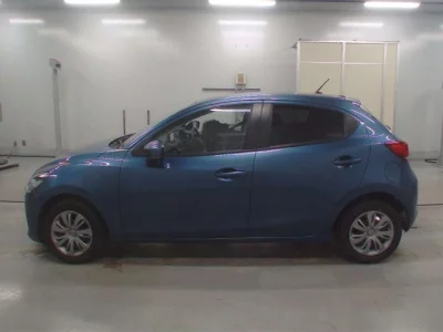 Mazda MAZDA2  с аукциона в Японии