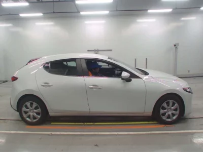Mazda MAZDA3  с аукциона в Японии