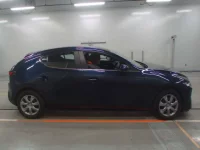 Mazda MAZDA3 лот № 90066 оценка 4  с аукциона в Японии 2