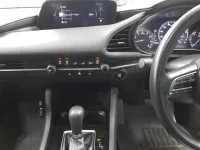 Mazda MAZDA3 лот № 90066 оценка 4  с аукциона в Японии 8