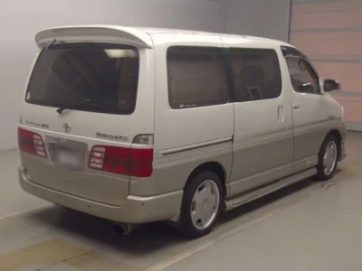 Toyota HIACE  с аукциона в Японии