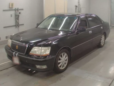 Toyota CROWN  с аукциона в Японии