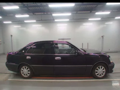 Toyota CROWN  с аукциона в Японии