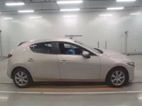 Mazda MAZDA3 лот № 90078 оценка 4  с аукциона в Японии 2