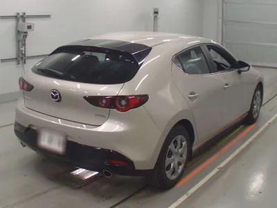 Mazda MAZDA3  с аукциона в Японии