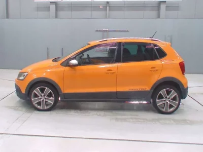 Volkswagen CROSS POLO  с аукциона в Японии