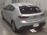 Mazda MAZDA3 лот № 90079 оценка 4  с аукциона в Японии 5