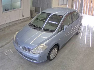 Nissan TIIDA LATIO  с аукциона в Японии