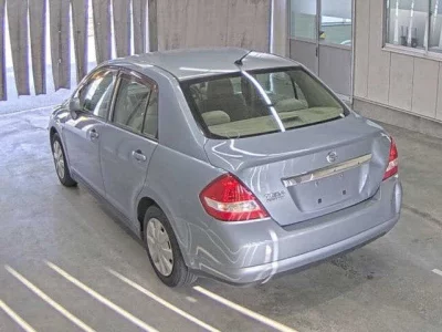 Nissan TIIDA LATIO  с аукциона в Японии