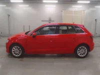 Audi A3 лот № 38001 оценка 4  с аукциона в Японии 3