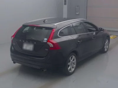 Volvo V60  с аукциона в Японии