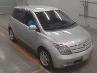 Toyota IST лот № 10372 оценка 4  с аукциона в Японии 4