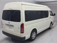 Toyota HIACE лот № 62076 оценка S  с аукциона в Японии 1