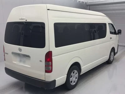 Toyota HIACE  с аукциона в Японии