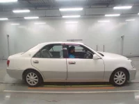 Toyota CROWN лот № 10378 оценка 3.5  с аукциона в Японии 2