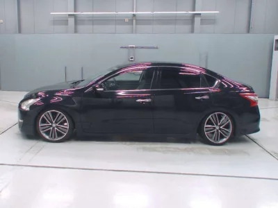 Nissan TEANA  с аукциона в Японии