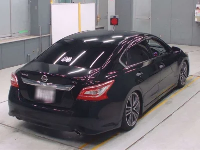 Nissan TEANA  с аукциона в Японии