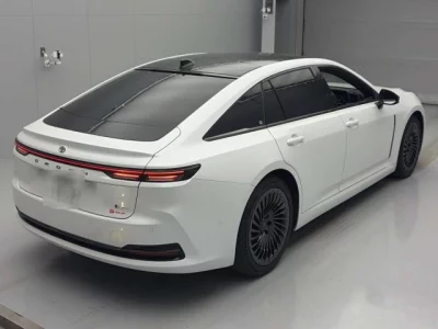 Toyota CROWN  с аукциона в Японии