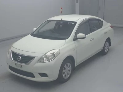 Nissan LATIO  с аукциона в Японии