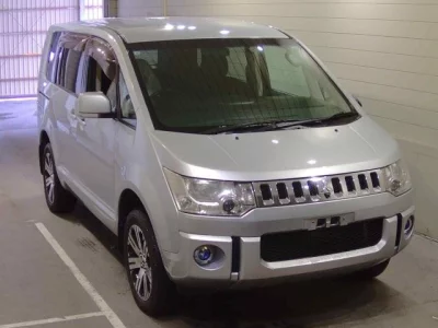 Mitsubishi DELICA D5