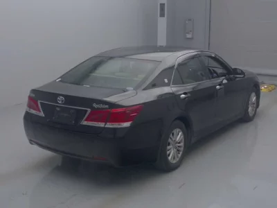 Toyota CROWN  с аукциона в Японии