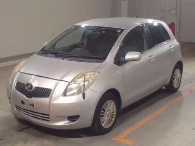 Toyota VITZ  с аукциона в Японии