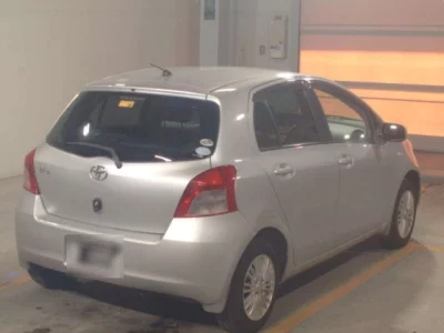 Toyota VITZ  с аукциона в Японии