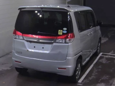 Mitsubishi DELICA D2  с аукциона в Японии