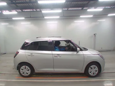 Suzuki SWIFT  с аукциона в Японии