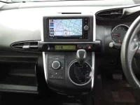 Toyota WISH лот № 9048 оценка 3  с аукциона в Японии 8