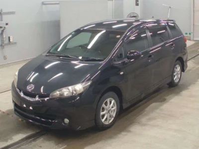 Toyota WISH  с аукциона в Японии