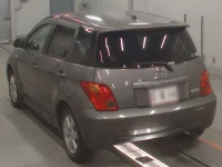 Toyota IST лот № 10421 оценка R  с аукциона в Японии 5