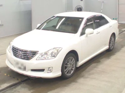 Toyota CROWN  с аукциона в Японии