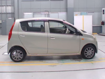 Daihatsu MIRA  с аукциона в Японии