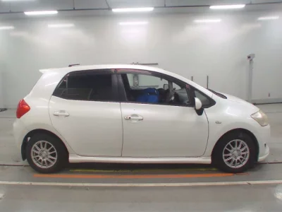 Toyota AURIS  с аукциона в Японии